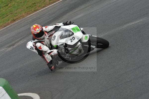 Mallory park Leicestershire;Mallory park photographs;Motorcycle action photographs;event digital images;eventdigitalimages;mallory park;no limits trackday;peter wileman photography;trackday;trackday digital images;trackday photos