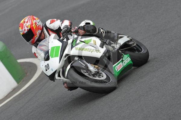 Mallory park Leicestershire;Mallory park photographs;Motorcycle action photographs;event digital images;eventdigitalimages;mallory park;no limits trackday;peter wileman photography;trackday;trackday digital images;trackday photos