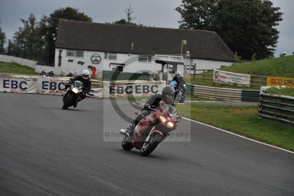 Mallory park Leicestershire;Mallory park photographs;Motorcycle action photographs;event digital images;eventdigitalimages;mallory park;no limits trackday;peter wileman photography;trackday;trackday digital images;trackday photos