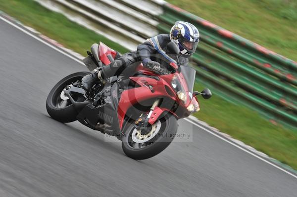 Mallory park Leicestershire;Mallory park photographs;Motorcycle action photographs;event digital images;eventdigitalimages;mallory park;no limits trackday;peter wileman photography;trackday;trackday digital images;trackday photos