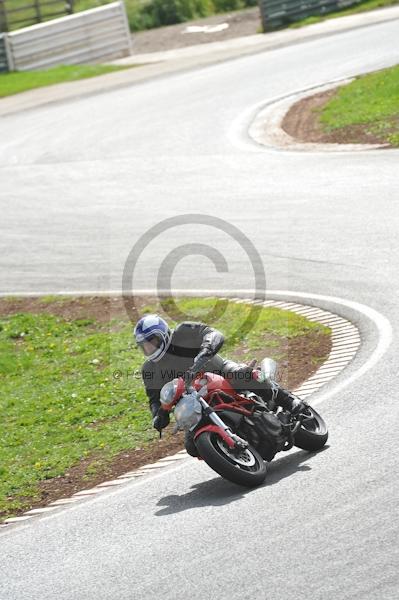 Mallory park Leicestershire;Mallory park photographs;Motorcycle action photographs;event digital images;eventdigitalimages;mallory park;no limits trackday;peter wileman photography;trackday;trackday digital images;trackday photos