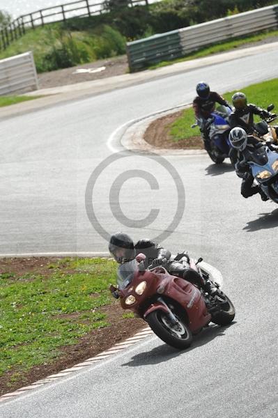 Mallory park Leicestershire;Mallory park photographs;Motorcycle action photographs;event digital images;eventdigitalimages;mallory park;no limits trackday;peter wileman photography;trackday;trackday digital images;trackday photos