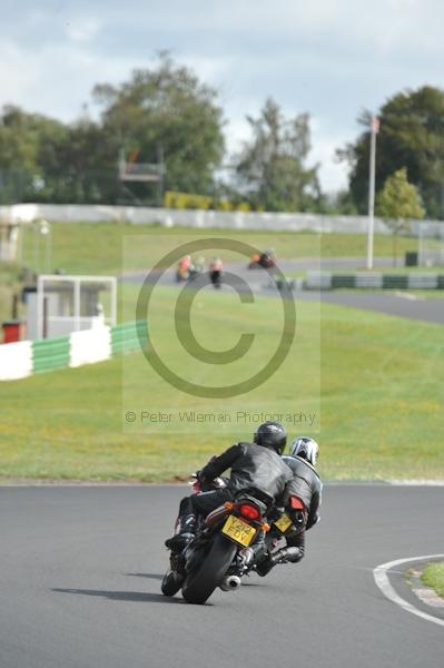Mallory park Leicestershire;Mallory park photographs;Motorcycle action photographs;event digital images;eventdigitalimages;mallory park;no limits trackday;peter wileman photography;trackday;trackday digital images;trackday photos