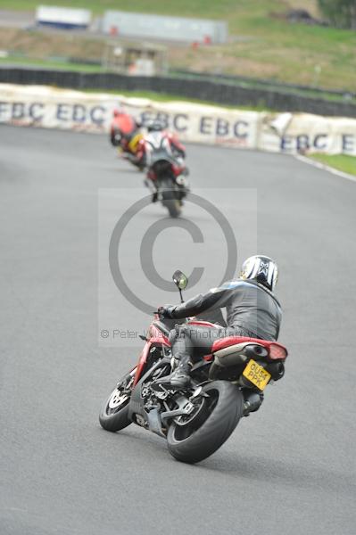 Mallory park Leicestershire;Mallory park photographs;Motorcycle action photographs;event digital images;eventdigitalimages;mallory park;no limits trackday;peter wileman photography;trackday;trackday digital images;trackday photos