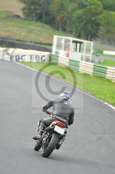 Mallory park Leicestershire;Mallory park photographs;Motorcycle action photographs;event digital images;eventdigitalimages;mallory park;no limits trackday;peter wileman photography;trackday;trackday digital images;trackday photos