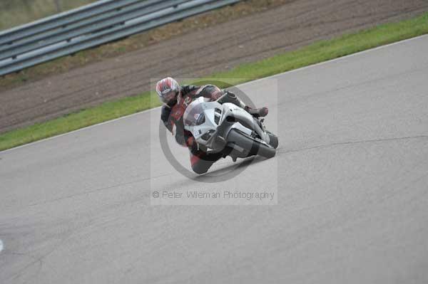 Motorcycle action photographs;Rockingham;Rockingham photographs;Trackday digital images;event digital images;eventdigitalimages;no limits trackday;peter wileman photography;rockingham corby northamptonshire;trackday;trackday photos