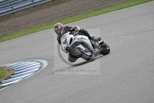 Motorcycle action photographs;Rockingham;Rockingham photographs;Trackday digital images;event digital images;eventdigitalimages;no limits trackday;peter wileman photography;rockingham corby northamptonshire;trackday;trackday photos