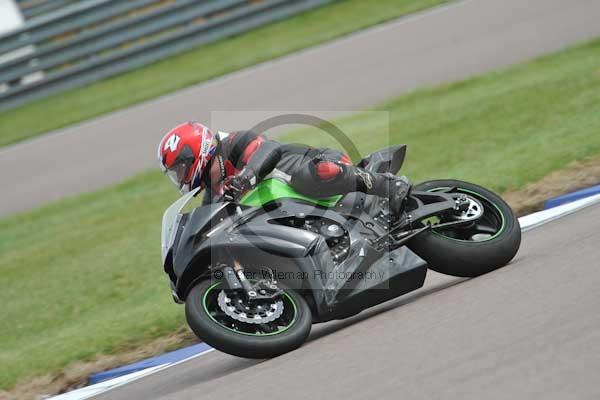 Motorcycle action photographs;Rockingham;Rockingham photographs;Trackday digital images;event digital images;eventdigitalimages;no limits trackday;peter wileman photography;rockingham corby northamptonshire;trackday;trackday photos