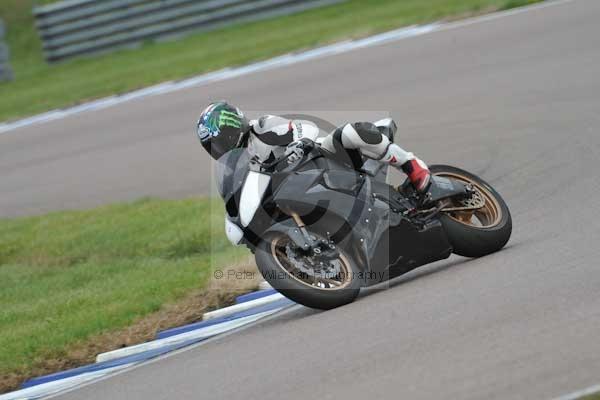 Motorcycle action photographs;Rockingham;Rockingham photographs;Trackday digital images;event digital images;eventdigitalimages;no limits trackday;peter wileman photography;rockingham corby northamptonshire;trackday;trackday photos