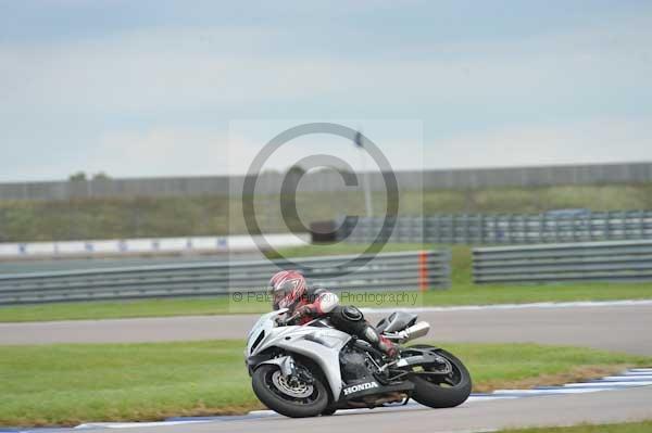 Motorcycle action photographs;Rockingham;Rockingham photographs;Trackday digital images;event digital images;eventdigitalimages;no limits trackday;peter wileman photography;rockingham corby northamptonshire;trackday;trackday photos