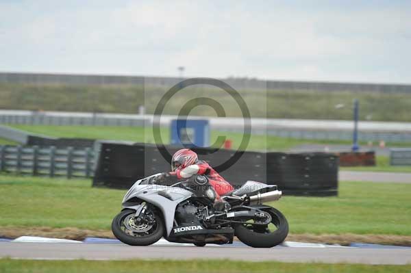 Motorcycle action photographs;Rockingham;Rockingham photographs;Trackday digital images;event digital images;eventdigitalimages;no limits trackday;peter wileman photography;rockingham corby northamptonshire;trackday;trackday photos