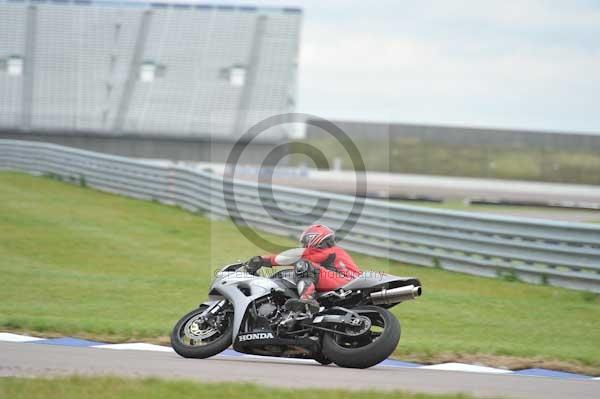 Motorcycle action photographs;Rockingham;Rockingham photographs;Trackday digital images;event digital images;eventdigitalimages;no limits trackday;peter wileman photography;rockingham corby northamptonshire;trackday;trackday photos
