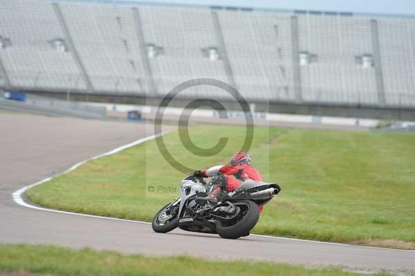 Motorcycle action photographs;Rockingham;Rockingham photographs;Trackday digital images;event digital images;eventdigitalimages;no limits trackday;peter wileman photography;rockingham corby northamptonshire;trackday;trackday photos