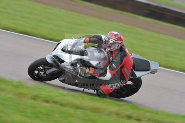 Motorcycle action photographs;Rockingham;Rockingham photographs;Trackday digital images;event digital images;eventdigitalimages;no limits trackday;peter wileman photography;rockingham corby northamptonshire;trackday;trackday photos