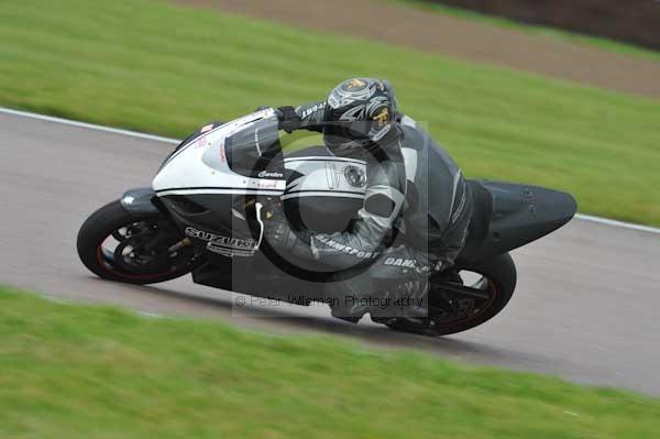 Motorcycle action photographs;Rockingham;Rockingham photographs;Trackday digital images;event digital images;eventdigitalimages;no limits trackday;peter wileman photography;rockingham corby northamptonshire;trackday;trackday photos