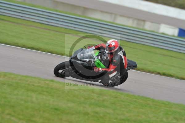 Motorcycle action photographs;Rockingham;Rockingham photographs;Trackday digital images;event digital images;eventdigitalimages;no limits trackday;peter wileman photography;rockingham corby northamptonshire;trackday;trackday photos