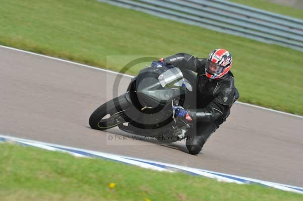 Motorcycle action photographs;Rockingham;Rockingham photographs;Trackday digital images;event digital images;eventdigitalimages;no limits trackday;peter wileman photography;rockingham corby northamptonshire;trackday;trackday photos