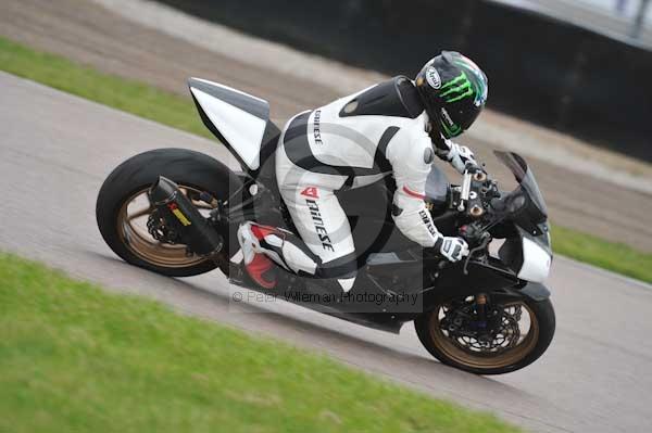 Motorcycle action photographs;Rockingham;Rockingham photographs;Trackday digital images;event digital images;eventdigitalimages;no limits trackday;peter wileman photography;rockingham corby northamptonshire;trackday;trackday photos