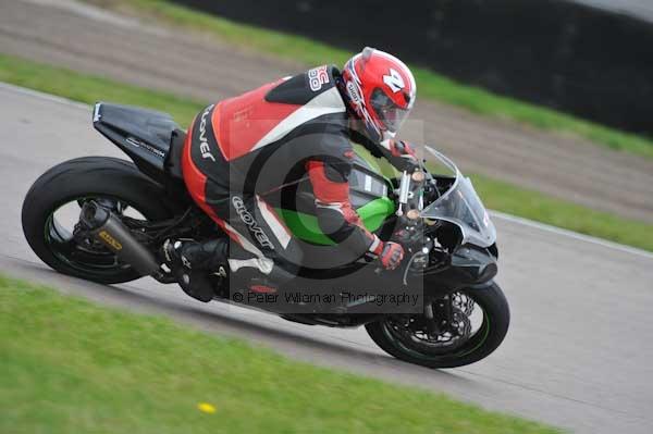 Motorcycle action photographs;Rockingham;Rockingham photographs;Trackday digital images;event digital images;eventdigitalimages;no limits trackday;peter wileman photography;rockingham corby northamptonshire;trackday;trackday photos