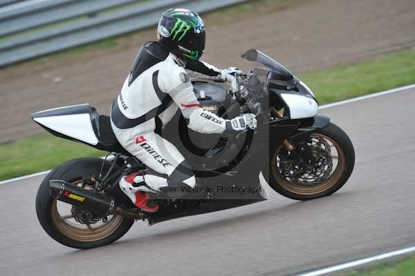 Motorcycle action photographs;Rockingham;Rockingham photographs;Trackday digital images;event digital images;eventdigitalimages;no limits trackday;peter wileman photography;rockingham corby northamptonshire;trackday;trackday photos