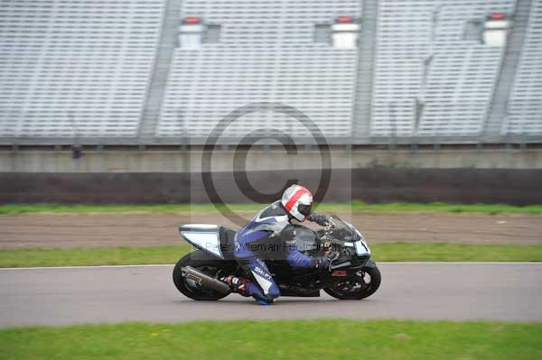 Motorcycle action photographs;Rockingham;Rockingham photographs;Trackday digital images;event digital images;eventdigitalimages;no limits trackday;peter wileman photography;rockingham corby northamptonshire;trackday;trackday photos
