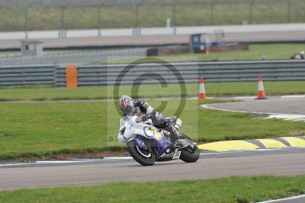 Motorcycle action photographs;Rockingham;Rockingham photographs;Trackday digital images;event digital images;eventdigitalimages;no limits trackday;peter wileman photography;rockingham corby northamptonshire;trackday;trackday photos
