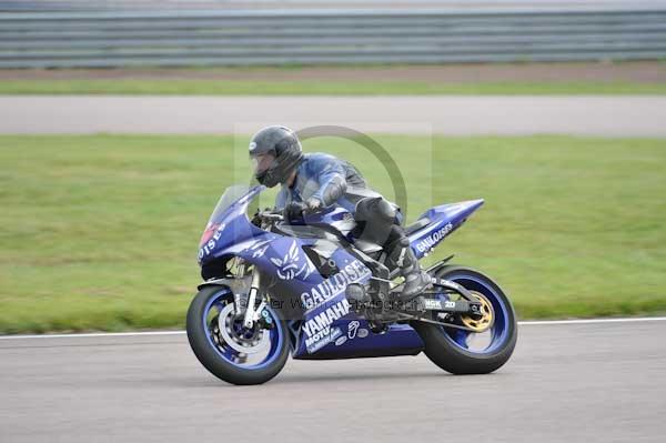 Motorcycle action photographs;Rockingham;Rockingham photographs;Trackday digital images;event digital images;eventdigitalimages;no limits trackday;peter wileman photography;rockingham corby northamptonshire;trackday;trackday photos