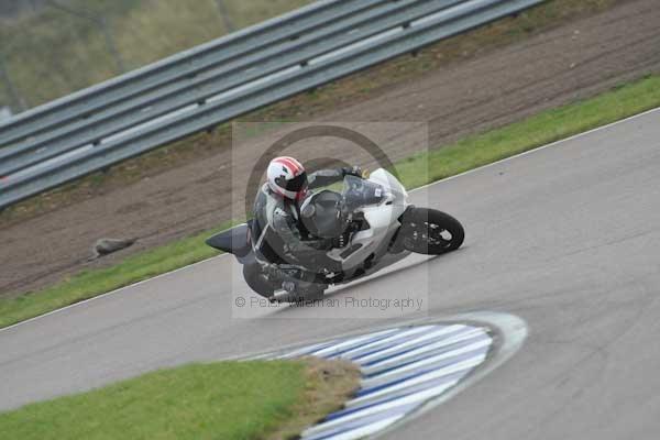 Motorcycle action photographs;Rockingham;Rockingham photographs;Trackday digital images;event digital images;eventdigitalimages;no limits trackday;peter wileman photography;rockingham corby northamptonshire;trackday;trackday photos
