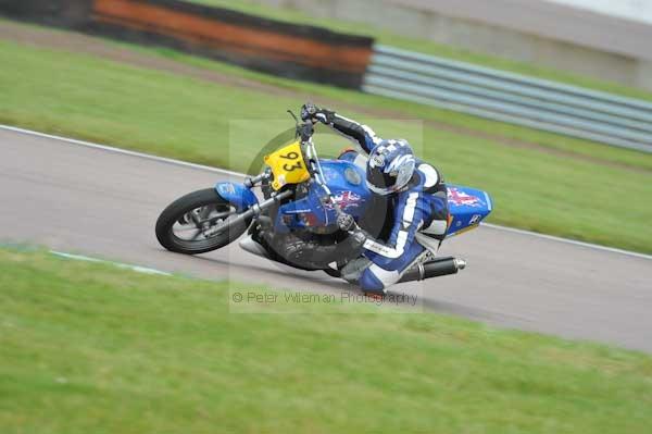 Motorcycle action photographs;Rockingham;Rockingham photographs;Trackday digital images;event digital images;eventdigitalimages;no limits trackday;peter wileman photography;rockingham corby northamptonshire;trackday;trackday photos