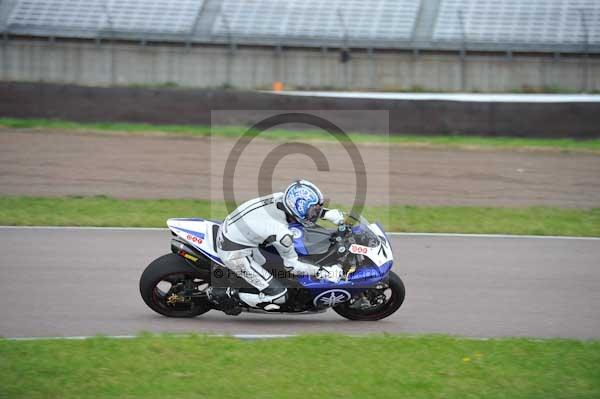 Motorcycle action photographs;Rockingham;Rockingham photographs;Trackday digital images;event digital images;eventdigitalimages;no limits trackday;peter wileman photography;rockingham corby northamptonshire;trackday;trackday photos
