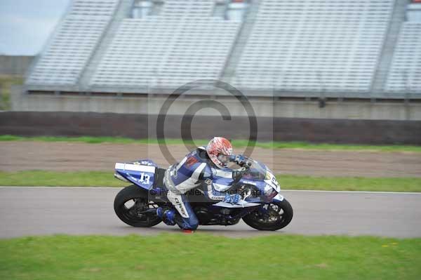 Motorcycle action photographs;Rockingham;Rockingham photographs;Trackday digital images;event digital images;eventdigitalimages;no limits trackday;peter wileman photography;rockingham corby northamptonshire;trackday;trackday photos