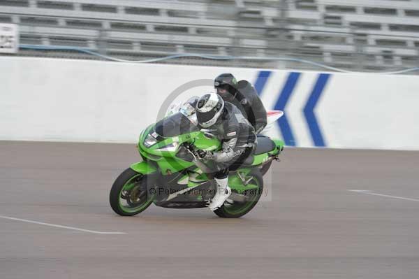Motorcycle action photographs;Rockingham;Rockingham photographs;Trackday digital images;event digital images;eventdigitalimages;no limits trackday;peter wileman photography;rockingham corby northamptonshire;trackday;trackday photos