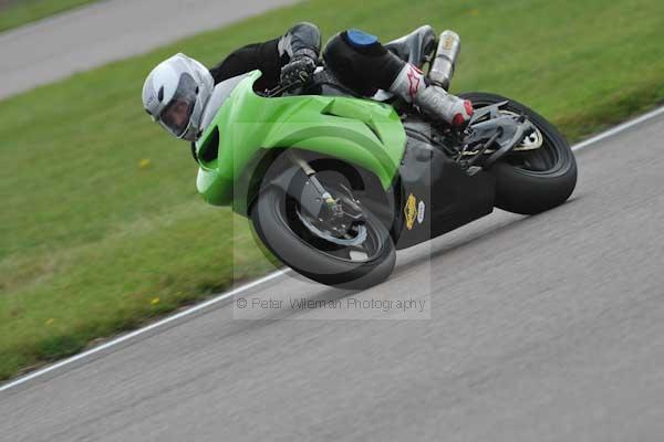 Motorcycle action photographs;Rockingham;Rockingham photographs;Trackday digital images;event digital images;eventdigitalimages;no limits trackday;peter wileman photography;rockingham corby northamptonshire;trackday;trackday photos
