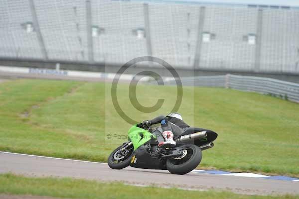 Motorcycle action photographs;Rockingham;Rockingham photographs;Trackday digital images;event digital images;eventdigitalimages;no limits trackday;peter wileman photography;rockingham corby northamptonshire;trackday;trackday photos