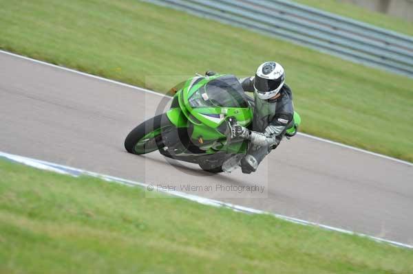 Motorcycle action photographs;Rockingham;Rockingham photographs;Trackday digital images;event digital images;eventdigitalimages;no limits trackday;peter wileman photography;rockingham corby northamptonshire;trackday;trackday photos