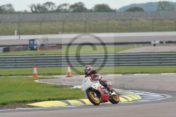 Motorcycle action photographs;Rockingham;Rockingham photographs;Trackday digital images;event digital images;eventdigitalimages;no limits trackday;peter wileman photography;rockingham corby northamptonshire;trackday;trackday photos