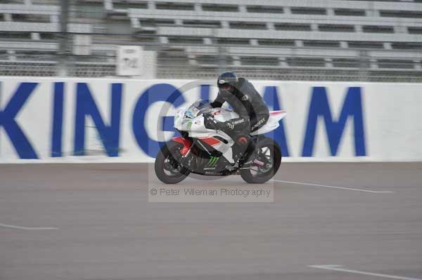 Motorcycle action photographs;Rockingham;Rockingham photographs;Trackday digital images;event digital images;eventdigitalimages;no limits trackday;peter wileman photography;rockingham corby northamptonshire;trackday;trackday photos
