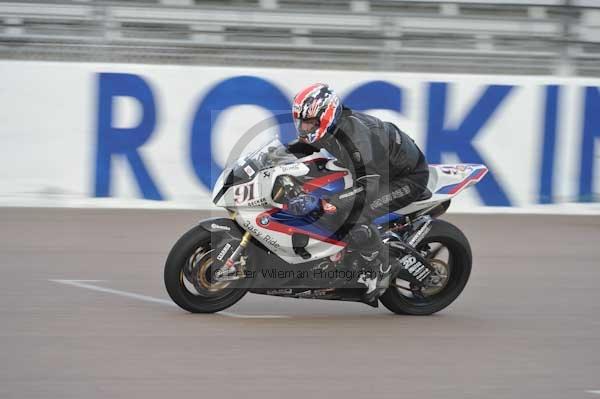 Motorcycle action photographs;Rockingham;Rockingham photographs;Trackday digital images;event digital images;eventdigitalimages;no limits trackday;peter wileman photography;rockingham corby northamptonshire;trackday;trackday photos