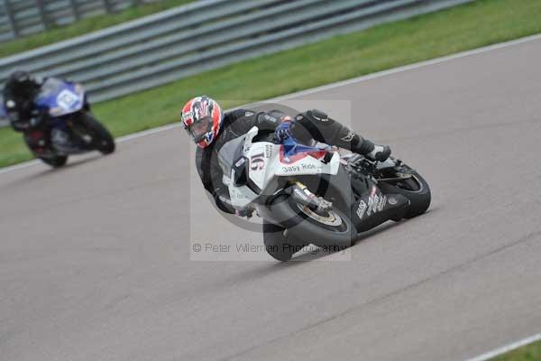 Motorcycle action photographs;Rockingham;Rockingham photographs;Trackday digital images;event digital images;eventdigitalimages;no limits trackday;peter wileman photography;rockingham corby northamptonshire;trackday;trackday photos