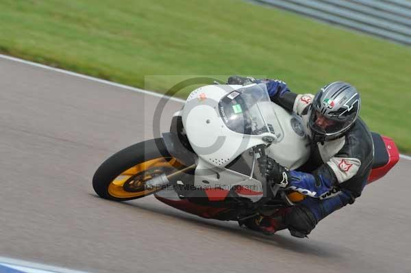 Motorcycle action photographs;Rockingham;Rockingham photographs;Trackday digital images;event digital images;eventdigitalimages;no limits trackday;peter wileman photography;rockingham corby northamptonshire;trackday;trackday photos