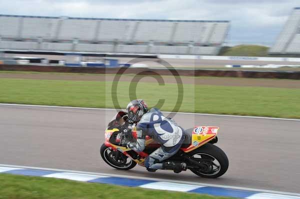 Motorcycle action photographs;Rockingham;Rockingham photographs;Trackday digital images;event digital images;eventdigitalimages;no limits trackday;peter wileman photography;rockingham corby northamptonshire;trackday;trackday photos