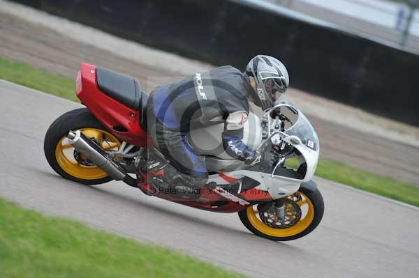 Motorcycle action photographs;Rockingham;Rockingham photographs;Trackday digital images;event digital images;eventdigitalimages;no limits trackday;peter wileman photography;rockingham corby northamptonshire;trackday;trackday photos