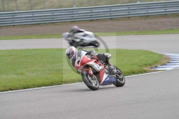 Motorcycle action photographs;Rockingham;Rockingham photographs;Trackday digital images;event digital images;eventdigitalimages;no limits trackday;peter wileman photography;rockingham corby northamptonshire;trackday;trackday photos