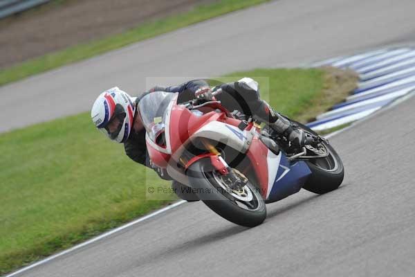 Motorcycle action photographs;Rockingham;Rockingham photographs;Trackday digital images;event digital images;eventdigitalimages;no limits trackday;peter wileman photography;rockingham corby northamptonshire;trackday;trackday photos