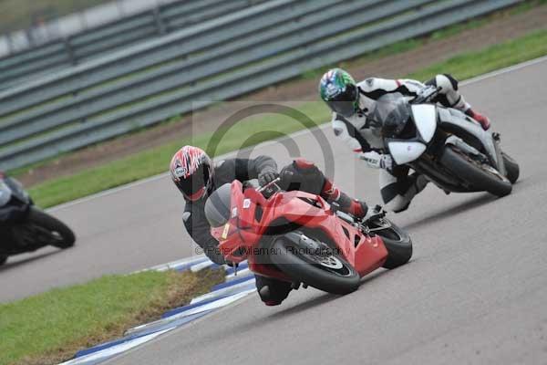 Motorcycle action photographs;Rockingham;Rockingham photographs;Trackday digital images;event digital images;eventdigitalimages;no limits trackday;peter wileman photography;rockingham corby northamptonshire;trackday;trackday photos