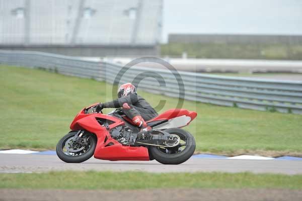 Motorcycle action photographs;Rockingham;Rockingham photographs;Trackday digital images;event digital images;eventdigitalimages;no limits trackday;peter wileman photography;rockingham corby northamptonshire;trackday;trackday photos
