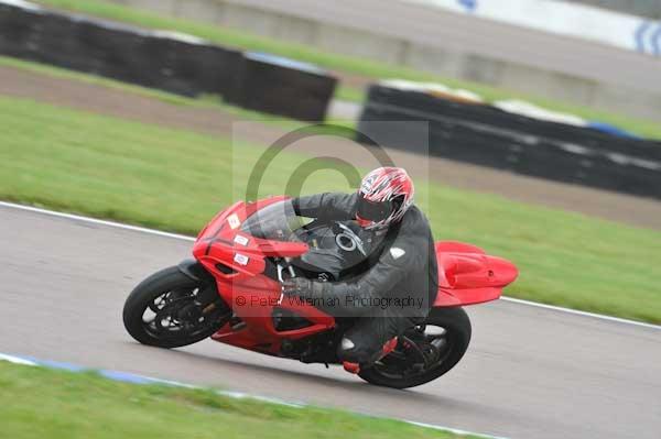 Motorcycle action photographs;Rockingham;Rockingham photographs;Trackday digital images;event digital images;eventdigitalimages;no limits trackday;peter wileman photography;rockingham corby northamptonshire;trackday;trackday photos
