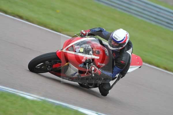 Motorcycle action photographs;Rockingham;Rockingham photographs;Trackday digital images;event digital images;eventdigitalimages;no limits trackday;peter wileman photography;rockingham corby northamptonshire;trackday;trackday photos