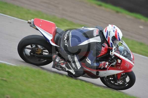 Motorcycle action photographs;Rockingham;Rockingham photographs;Trackday digital images;event digital images;eventdigitalimages;no limits trackday;peter wileman photography;rockingham corby northamptonshire;trackday;trackday photos