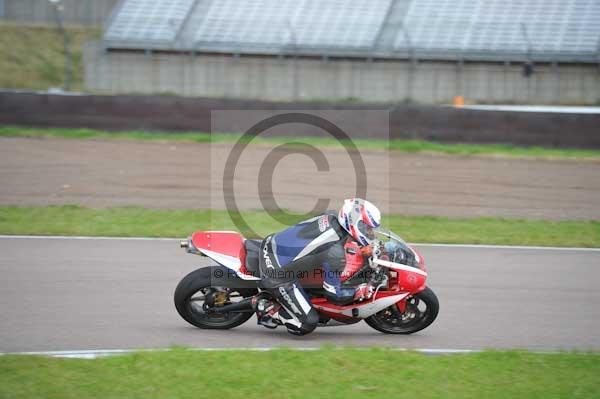 Motorcycle action photographs;Rockingham;Rockingham photographs;Trackday digital images;event digital images;eventdigitalimages;no limits trackday;peter wileman photography;rockingham corby northamptonshire;trackday;trackday photos